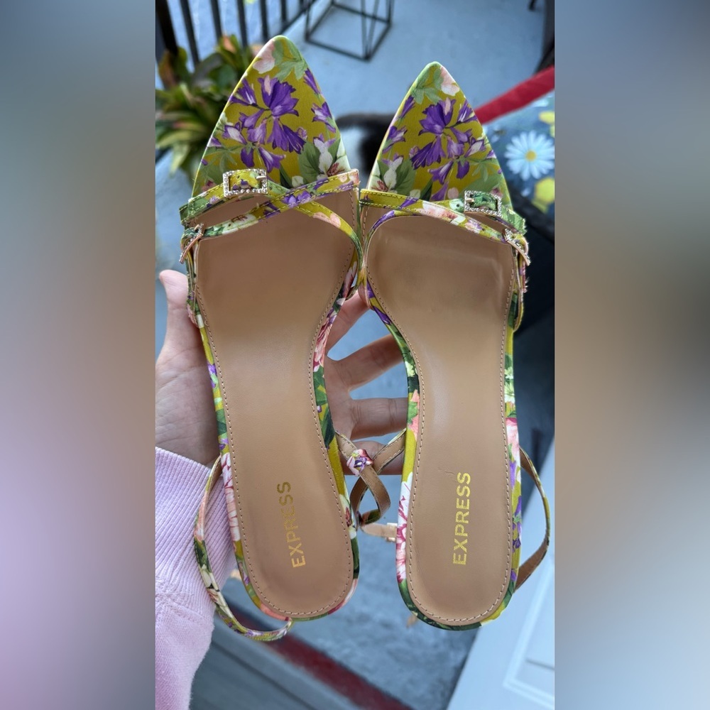 Express Pointed Toe Floral Satin Sandals - Rhinestone Detail - Women's 8 - Picture 5 of 13